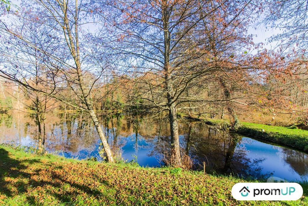 Fond de Commerce a vendre Dordogne Maurens - 24140 - Photos Vivastreet (VP030) Bâtiment de 691 m²