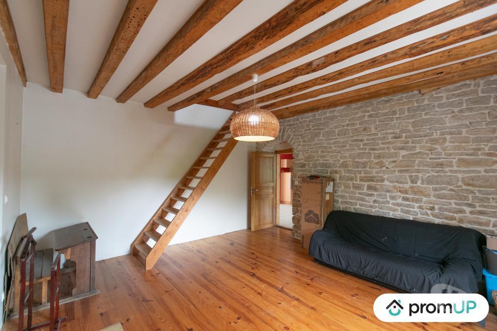 Vente Maison Jura Chilly le Vignoble - 39570 - Photos Vivastreet (V6741) Maison individuelle de 188 m2 à CHILLY-LE-VIGNOBLE