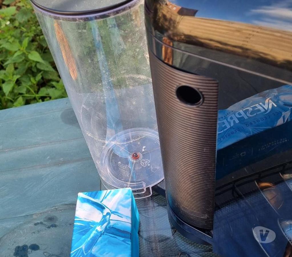 Electroménager occasion Nord Lille - Photos Vivastreet Machine café nespresso complète avec beau support dosette