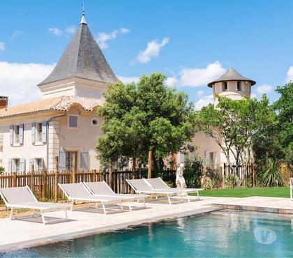 Location vacances Pezenas Hérault - Photos Vivastreet Chez Nerthe, Maison 5* avec spa privatif à Pézenas