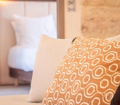Location de vacances Pezenas Hérault - Photos Vivastreet L'Orangerie, Gîte 5* avec spa privatif à Pézenas