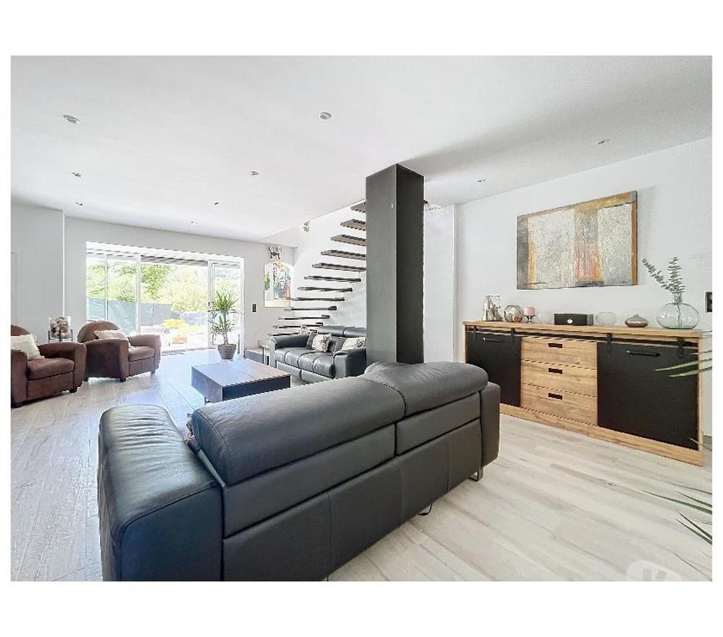 Vente Maison Alpes-Maritimes Mouans Sartoux - 06370 - Photos Vivastreet Villa 170m2 entièrement rénovée,emplacement rare au calme