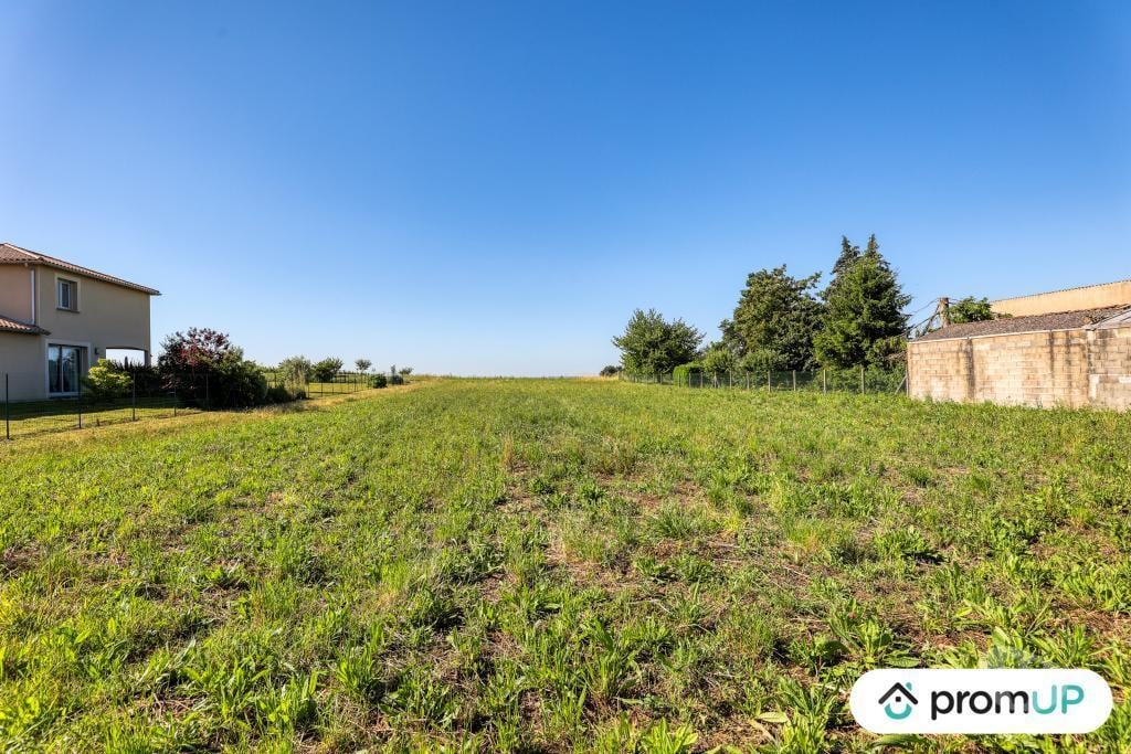 Terrain à vendre Vienne Marigny Brizay - 86380 - Photos Vivastreet (V6752) Terrain constructible de 1980 m2 à MARIGNY-BRIZAY