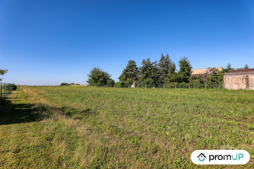 Terrain à vendre Vienne Marigny Brizay - 86380 - Photos Vivastreet (V6752) Terrain constructible de 1980 m2 à MARIGNY-BRIZAY
