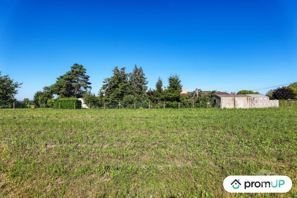 Terrain à vendre Vienne Marigny Brizay - 86380 - Photos Vivastreet (V6752) Terrain constructible de 1980 m2 à MARIGNY-BRIZAY