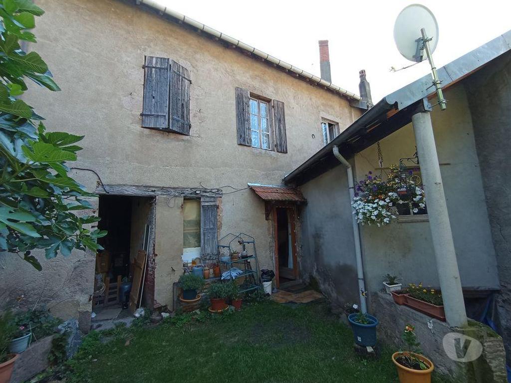 Vente Maison Allier Le Breuil - 03120 - Photos Vivastreet Grande maison de famille avec dépendances !!