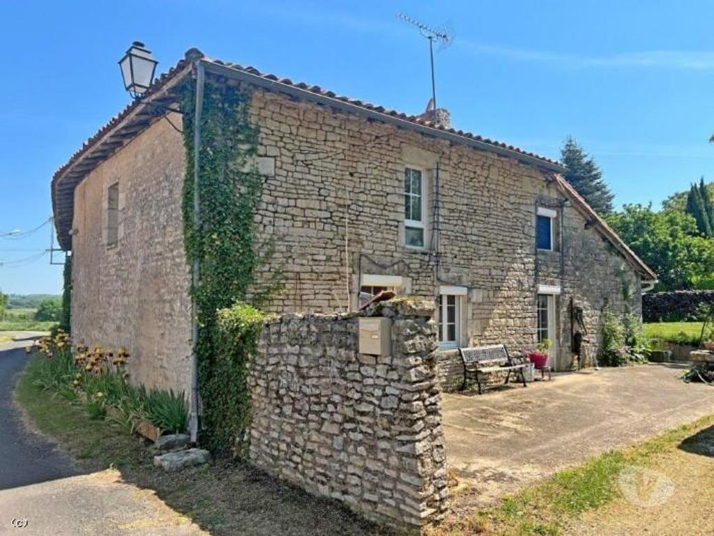 Vente Maison Charente Nanteuil en Vallee - Photos Vivastreet Belle Maison Ancienne Avec Beau Jardin