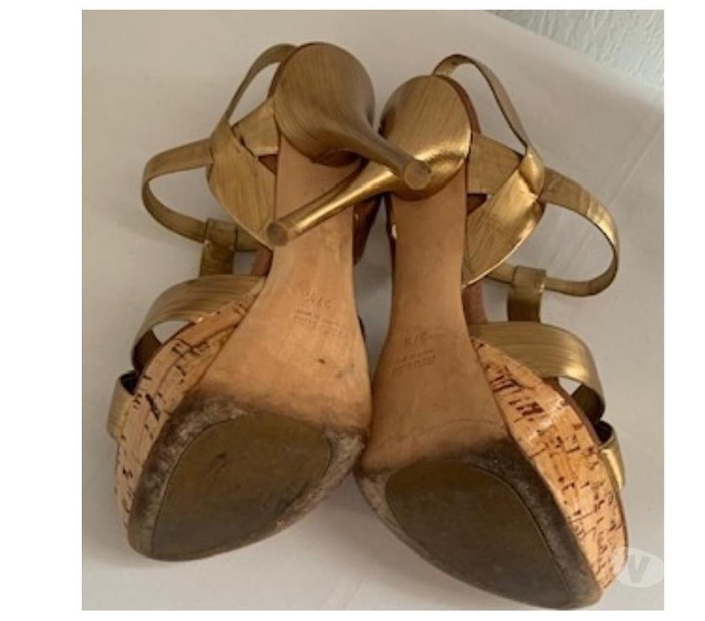 Chaussures Val-de-Marne Villejuif - 94800 - Photos Vivastreet Sandales à brides Talons aiguilles et plate forme (Miu Miu)