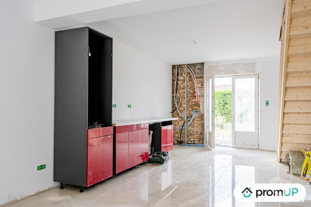 Vente Immeuble Lot-et-Garonne Castelmoron sur Lot - 47260 - Photos Vivastreet (VI084) Immeuble de 400m² situé à Castelmoron-sur-Lot