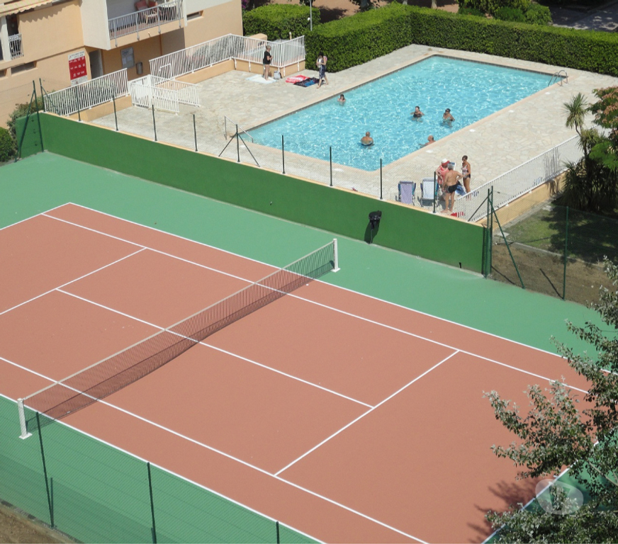 location saisonniere Var Le Lavandou - 83980 - Photos Vivastreet T2 climatisé,50m²,3*,plage à 100m,parking,piscine,tennis