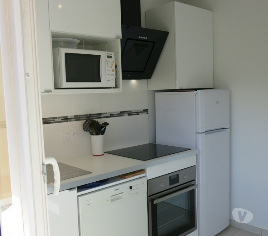 location saisonniere Var Le Lavandou - 83980 - Photos Vivastreet T2 climatisé,50m²,3*,plage à 100m,parking,piscine,tennis