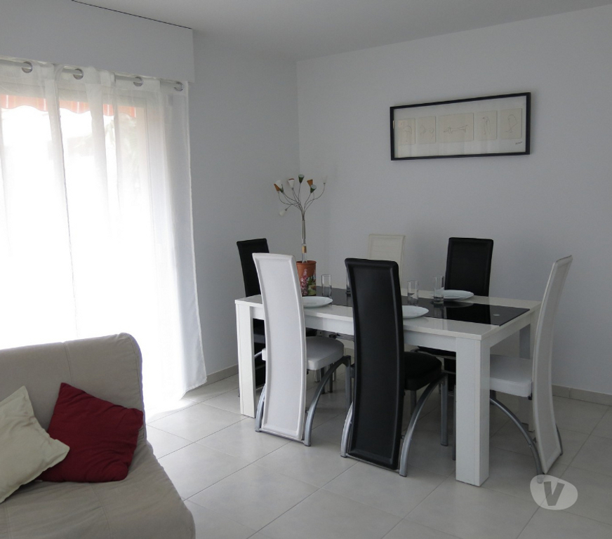 location saisonniere Var Le Lavandou - 83980 - Photos Vivastreet T2 climatisé,50m²,3*,plage à 100m,parking,piscine,tennis