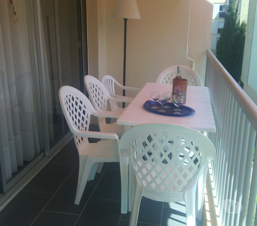 location saisonniere Var Le Lavandou - 83980 - Photos Vivastreet T2 climatisé,50m²,3*,plage à 100m,parking,piscine,tennis