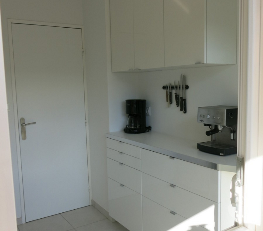 location saisonniere Var Le Lavandou - 83980 - Photos Vivastreet T2 climatisé,50m²,3*,plage à 100m,parking,piscine,tennis
