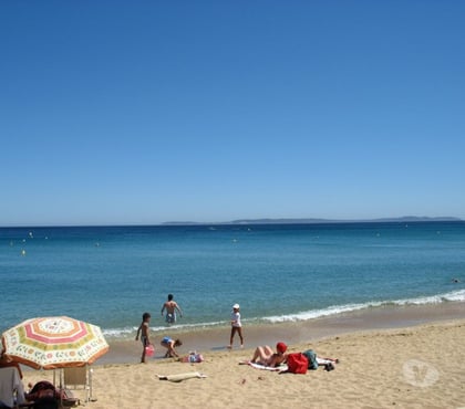 location vacance Le Lavandou Var - Photos Vivastreet T2 climatisé,50m²,3*,plage à 100m,parking,piscine,tennis