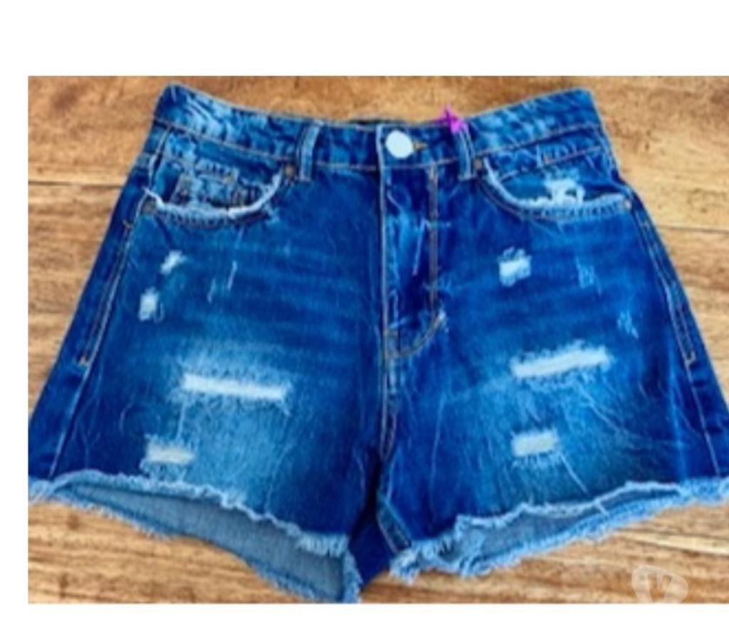 Vêtements occasion Val-de-Marne Villejuif - 94800 - Photos Vivastreet Short en jeans pour jeunes filles de 15 -16 ans neuf.