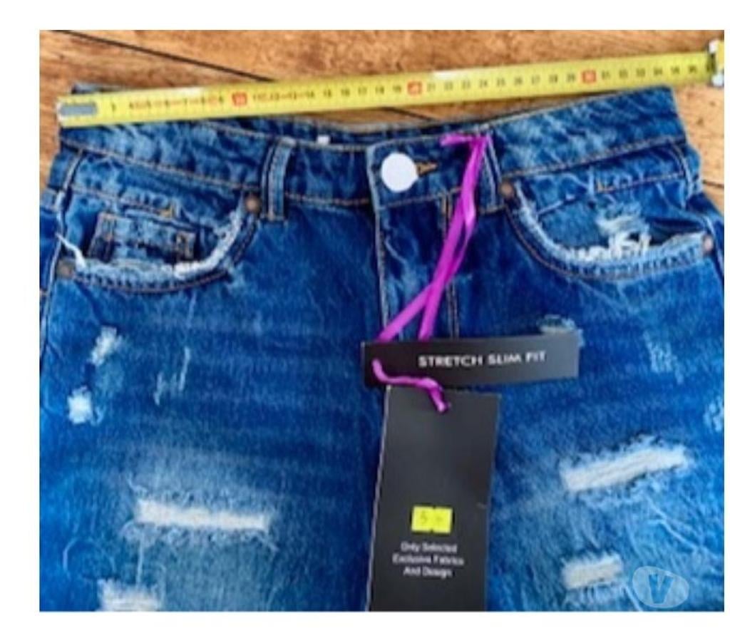 Vêtements occasion Val-de-Marne Villejuif - 94800 - Photos Vivastreet Short en jeans pour jeunes filles de 15 -16 ans neuf.