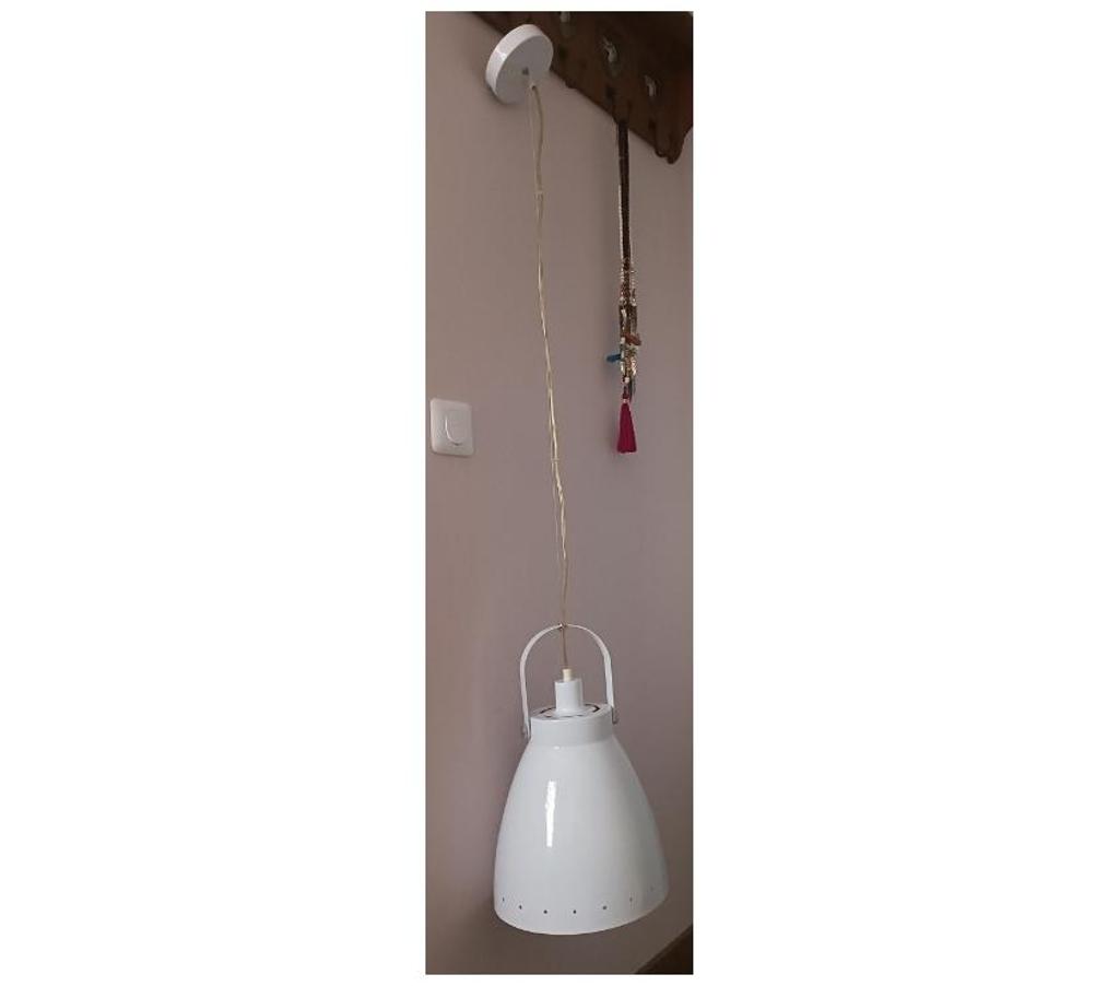 Décoration - art Ain Belley - 01300 - Photos Vivastreet 2 suspensions tout métal blanche
