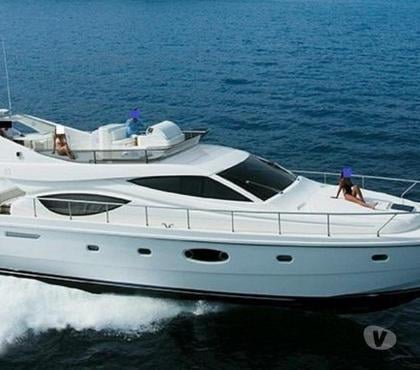 Bateaux à moteur Juan les Pins Alpes-Maritimes - Photos Vivastreet SUPERBE YACHT FERRETTI