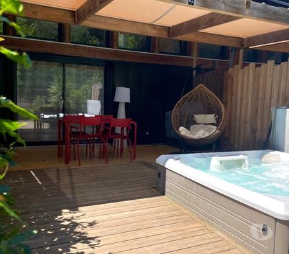 Location de vacances St Affrique Aveyron - Photos Vivastreet Ecolodge de 2 à 4 personnes avec spa privatif