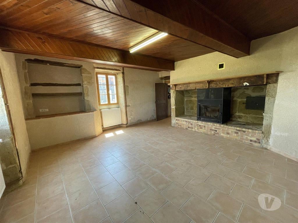 Vente Maison Gers Masseube - 32140 - Photos Vivastreet Maison à restaurer mais habitable avec grange vitrée sur empla
