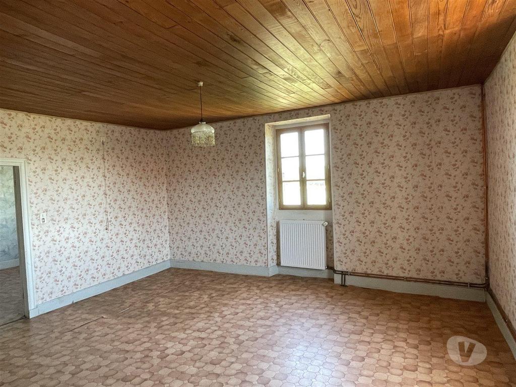 Vente Maison Gers Masseube - 32140 - Photos Vivastreet Maison à restaurer mais habitable avec grange vitrée sur empla
