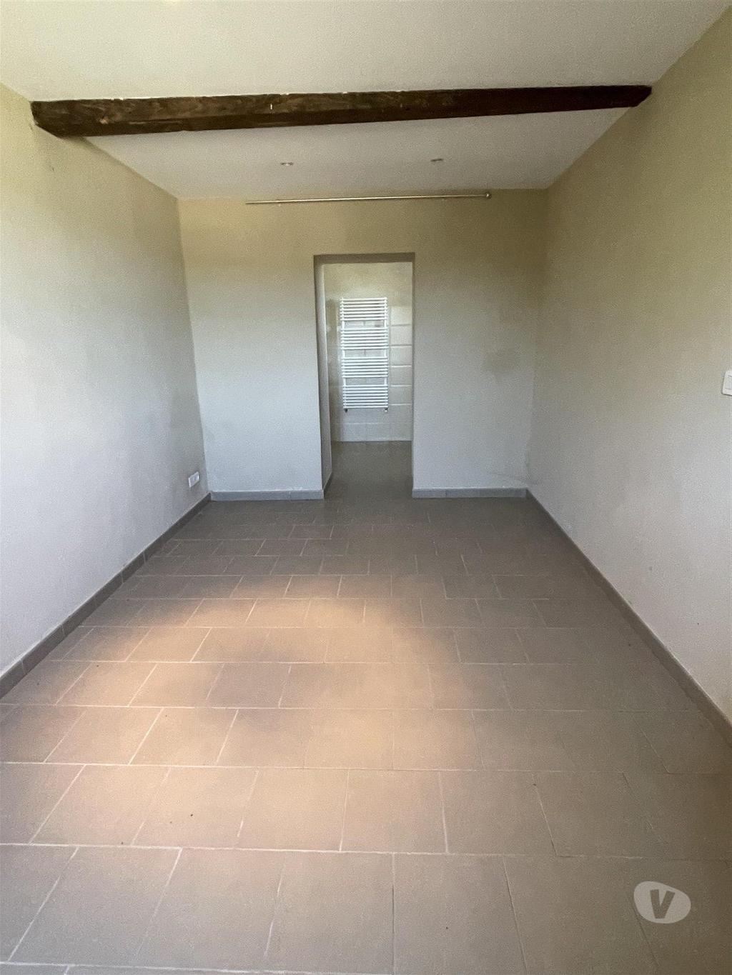 Vente Maison Gers Masseube - 32140 - Photos Vivastreet Maison à restaurer mais habitable avec grange vitrée sur empla