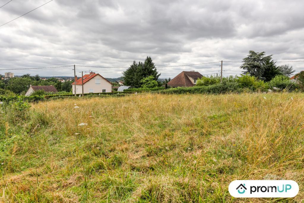 Terrain à vendre Allier Montlucon - 03100 - Photos Vivastreet (V6808) Terrain constructible de 1525 m2 à MONTLUÇON