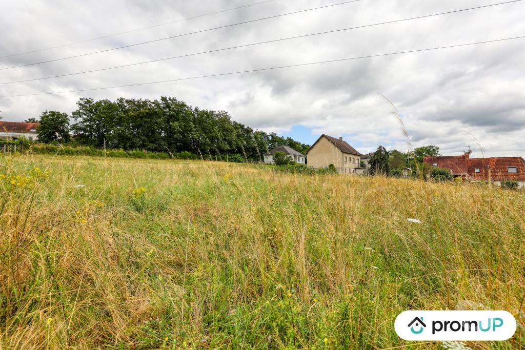 Terrain à vendre Allier Montlucon - 03100 - Photos Vivastreet (V6808) Terrain constructible de 1525 m2 à MONTLUÇON