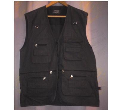 Vêtements Bormes les Mimosas Var - Photos Vivastreet VESTE HOMME NOIRE MULTIPOCHES SANS MANCHES très peu portée