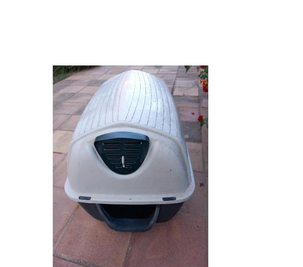 Services, accessoires animaux Var Bormes les Mimosas - 83230 - Photos Vivastreet NICHE EXTERIEURE GRAND MODELE PVC BICOLORE CHIEN OU CHAT