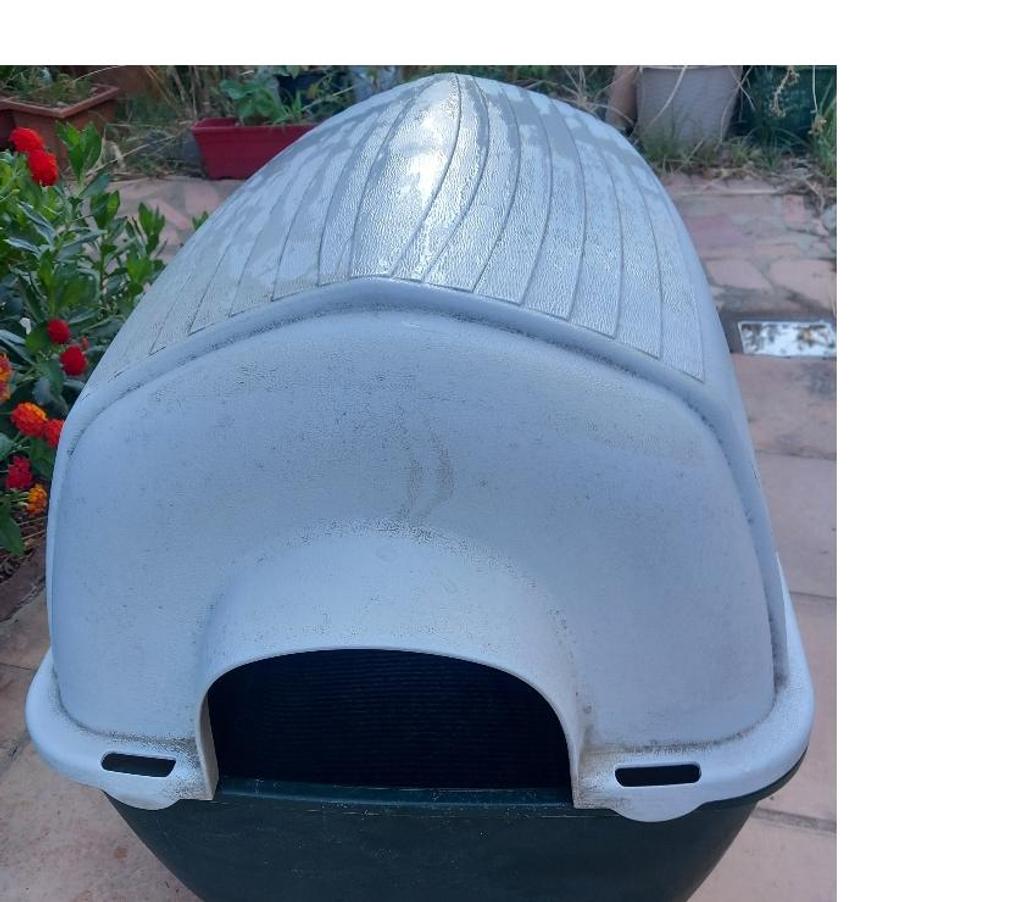 Services, accessoires animaux Var Bormes les Mimosas - 83230 - Photos Vivastreet NICHE EXTERIEURE GRAND MODELE PVC BICOLORE CHIEN OU CHAT