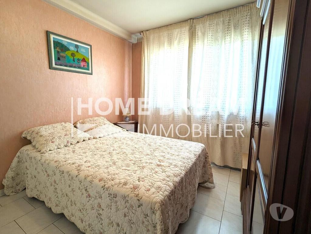Appartements à vendre Var Toulon - Photos Vivastreet T4 Dernier étage ascenseur - TOULON Place...
