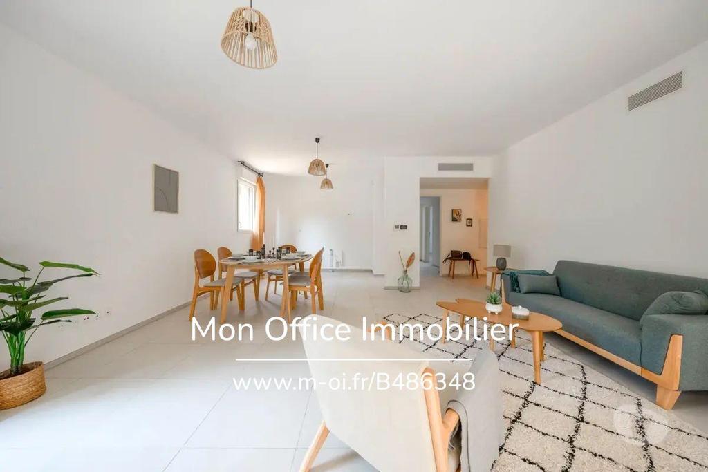 Appartements à vendre Bouches-du-Rhône Aix en Provence - Photos Vivastreet (B486348-LCO) Référence : B486348-LCO - Appartement 4 pièces