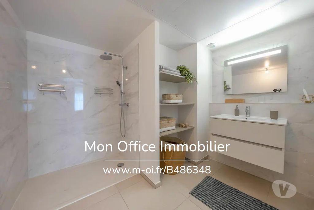 Appartements à vendre Bouches-du-Rhône Aix en Provence - Photos Vivastreet (B486348-LCO) Référence : B486348-LCO - Appartement 4 pièces