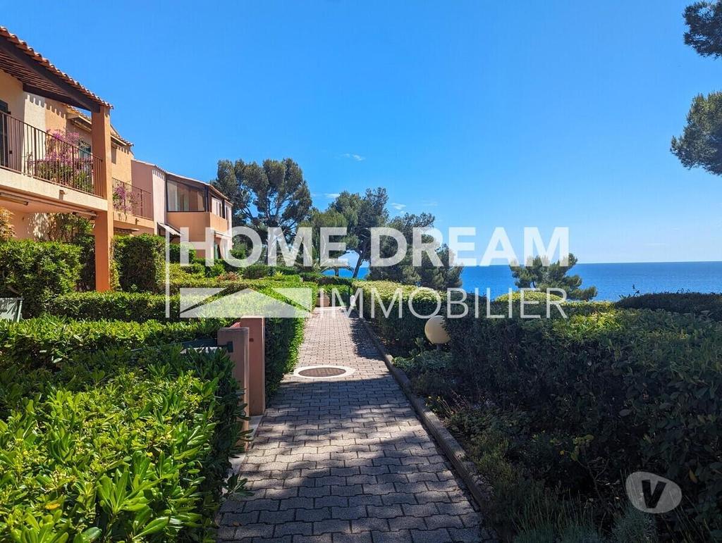 Appartements à vendre Var St Mandrier sur Mer - 83430 - Photos Vivastreet T2 Standing vue mer 180° -...