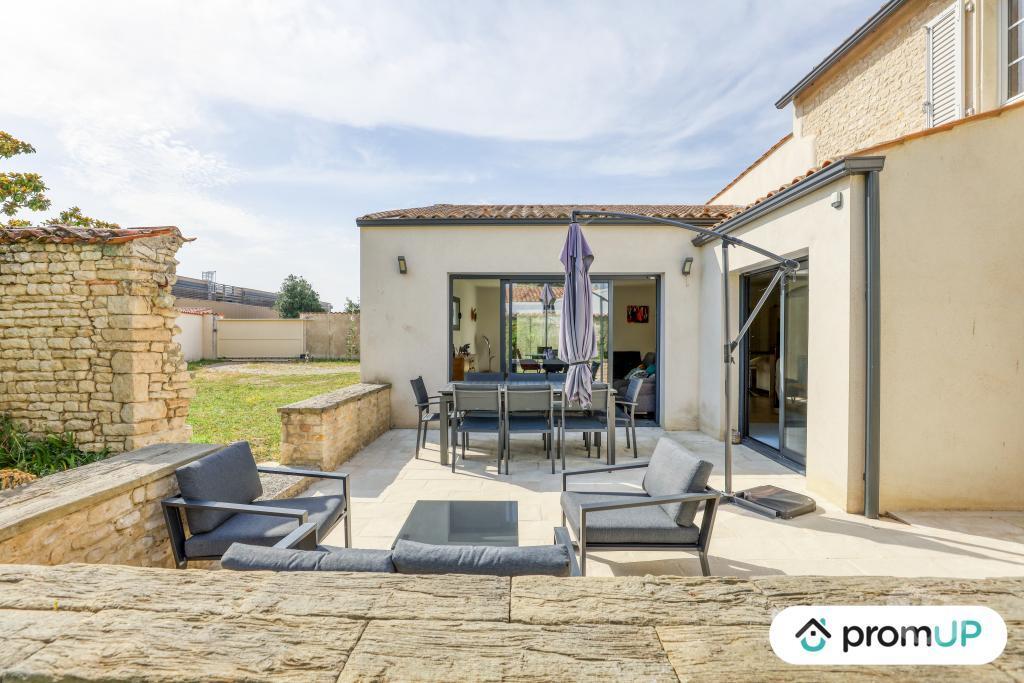 Vente Maison Charente-Maritime La Jarrie - 17220 - Photos Vivastreet (V6836) Maison de 150 m2 à LA ROCHELLE