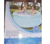 Piscine ronde transparente
