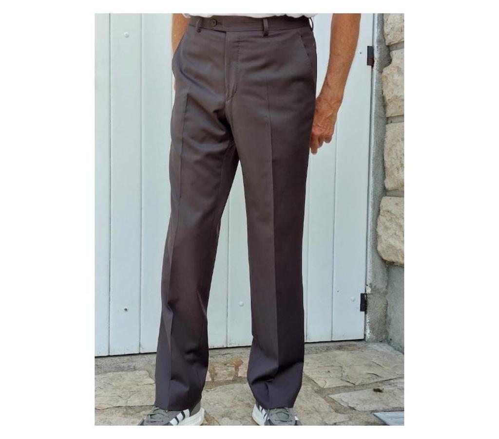 Vêtements occasion Essonne Bievres - 91570 - Photos Vivastreet Pantalon homme 41 neuf