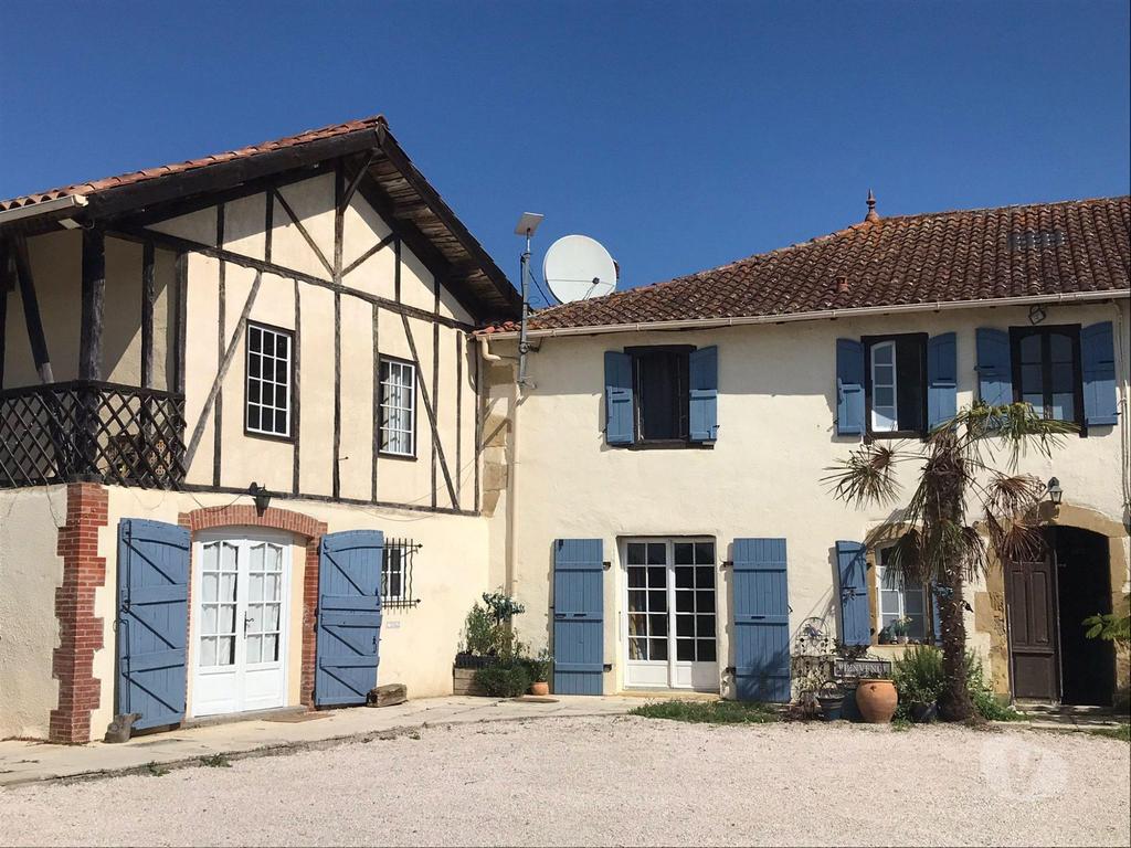 Vente Maison Gers Mirande - 32300 - Photos Vivastreet Opportunité Unique : Ensemble de Maison et gites dans le Sud-Ou