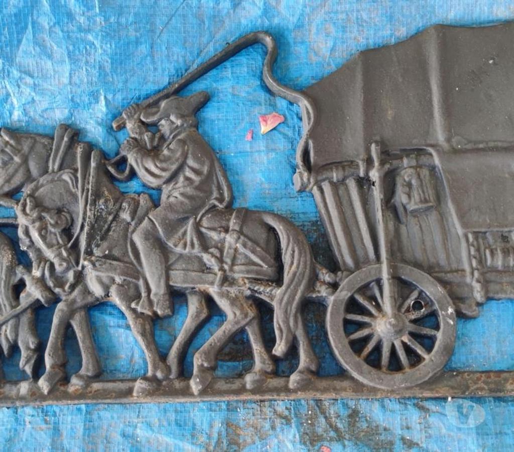 Décoration - art Val-d'Oise Bernes sur Oise - 95340 - Photos Vivastreet RARE : Ancienne Plaque Hippomobile En Fonte De Fer En Relief