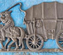 RARE : Ancienne Plaque Hippomobile En Fonte De Fer En Relief