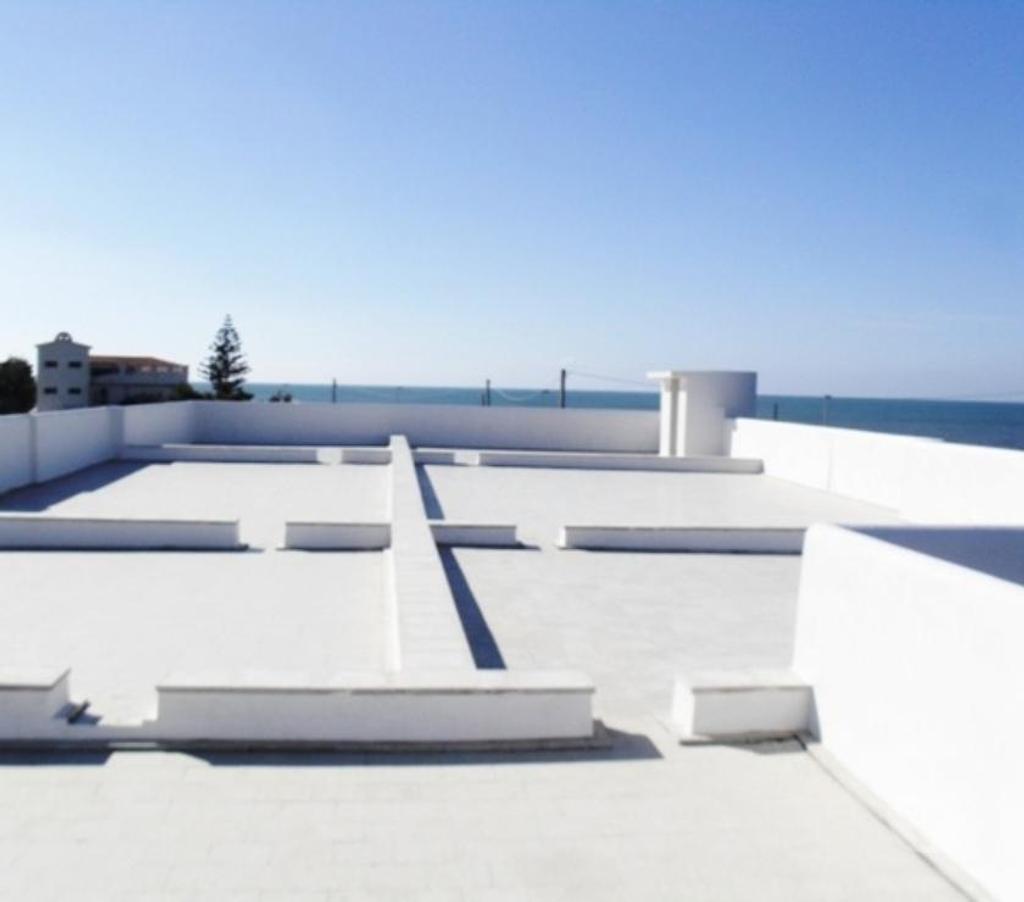 Vente Maison Alpes-Maritimes Roquefort les Pins - 06330 - Photos Vivastreet Grande maison, bord de Mer Méditerranée sur 10630 m2