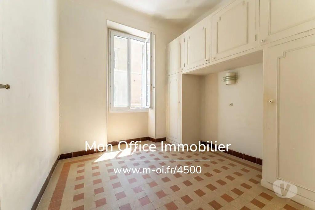 Appartements à vendre Bouches-du-Rhône Marseille - Photos Vivastreet (4500-AFO.) Référence : 4500-AFO. - Appartement 2 pièces dans...