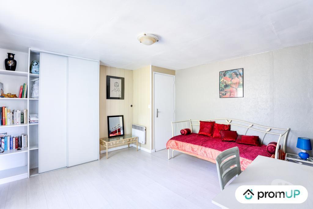 Vente Maison Charente Pleuville - 16490 - Photos Vivastreet (V6830) Maison individuelle de 90 m2 à PLEUVILLE