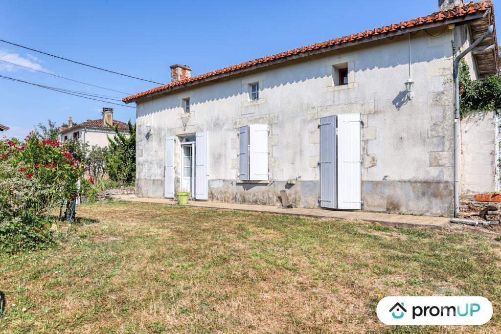 Vente Maison Charente Pleuville - 16490 - Photos Vivastreet (V6830) Maison individuelle de 90 m2 à PLEUVILLE