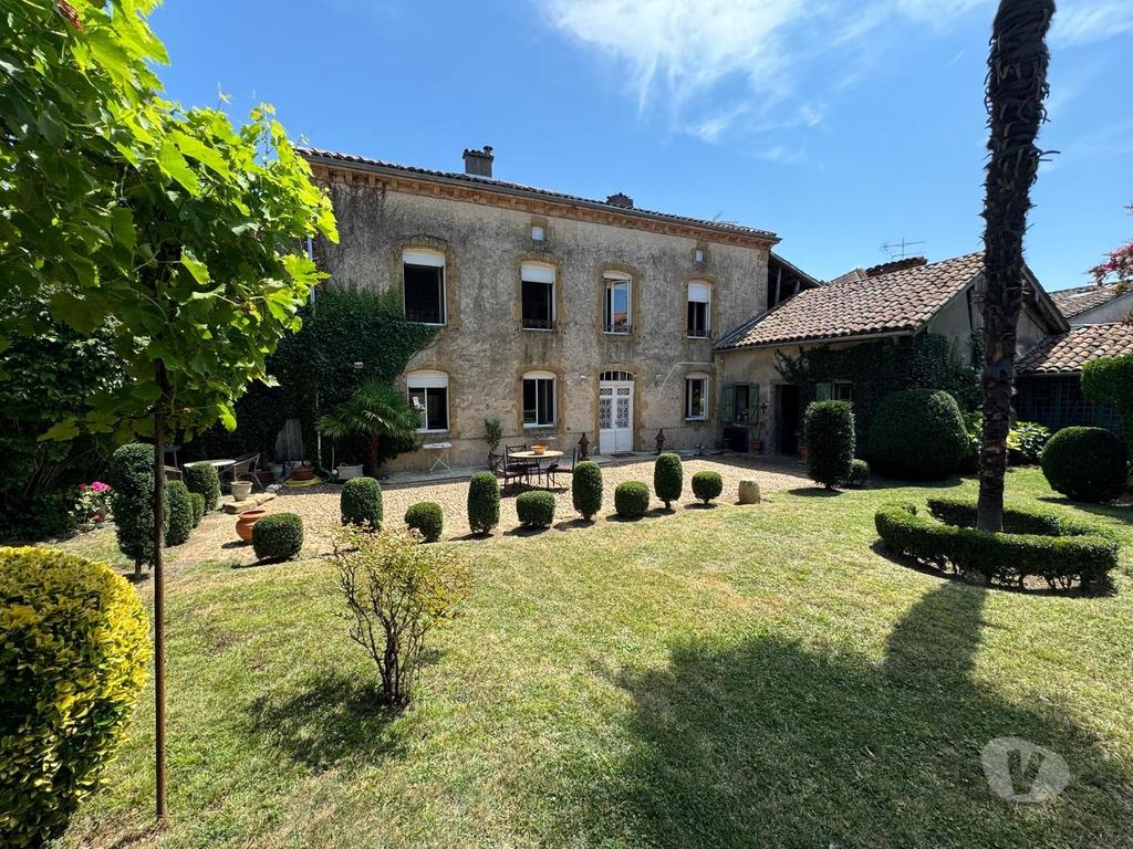 Vente Maison Haute-Garonne Boulogne sur Gesse - 31350 - Photos Vivastreet Hotel particulier sublime dans un bourg active avec jardin et d?