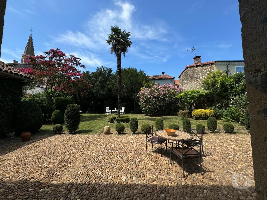 Vente Maison Haute-Garonne Boulogne sur Gesse - 31350 - Photos Vivastreet Hotel particulier sublime dans un bourg active avec jardin et d?