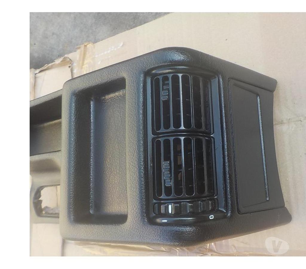 Pièces et services auto Pyrénées-Orientales Perpignan - Photos Vivastreet partie arriere console centrale bmw e32 et bmw e34