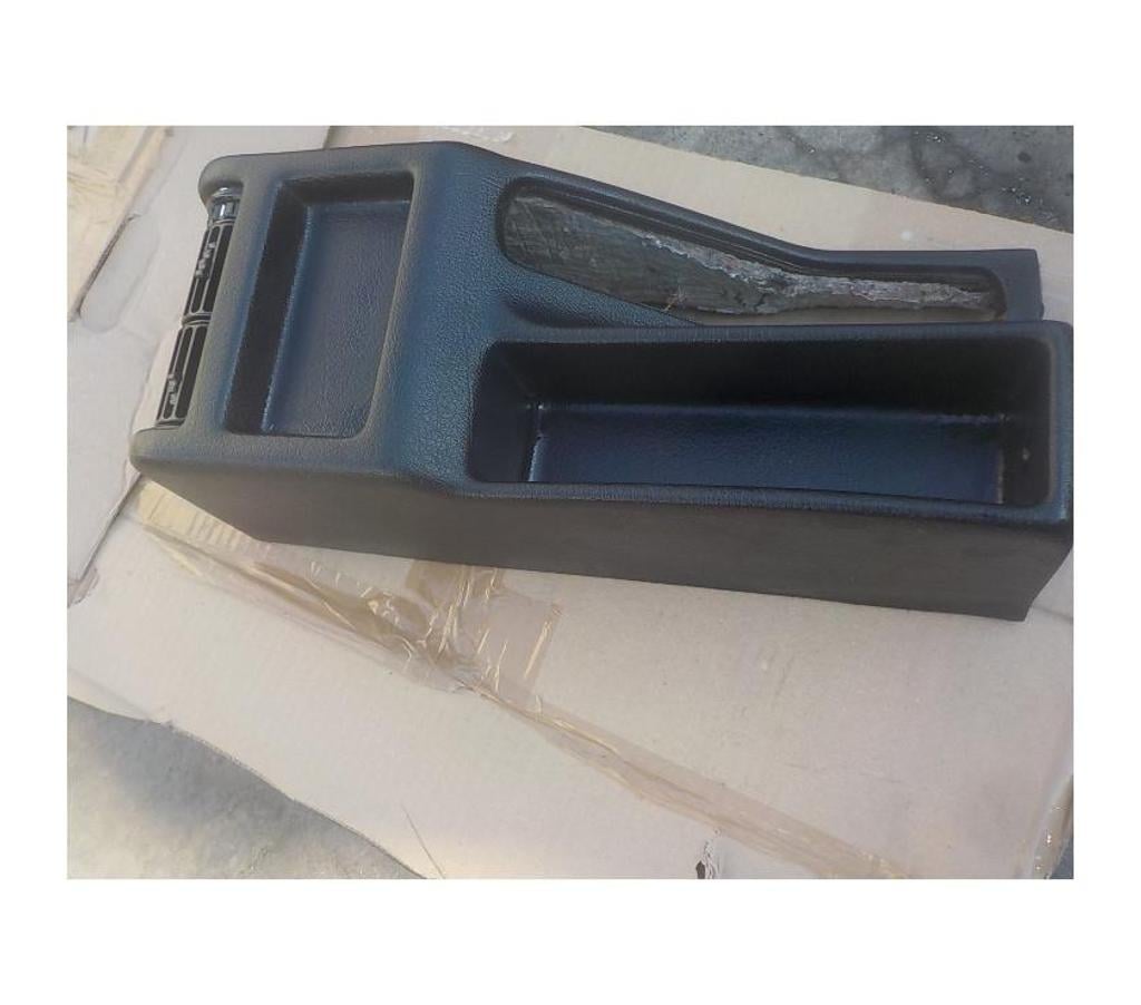 Pièces et services auto Pyrénées-Orientales Perpignan - Photos Vivastreet partie arriere console centrale bmw e32 et bmw e34